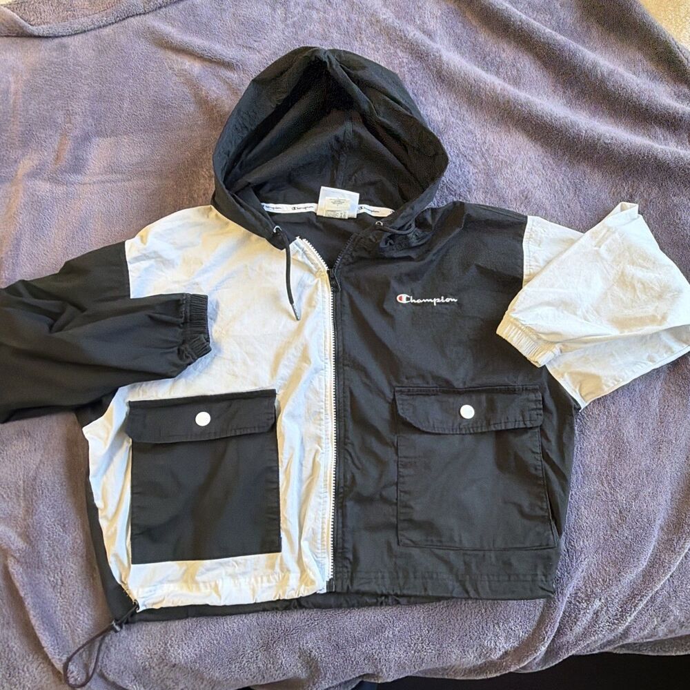 Champion Women Cropped Utility M Black White Colorblock Windbreaker